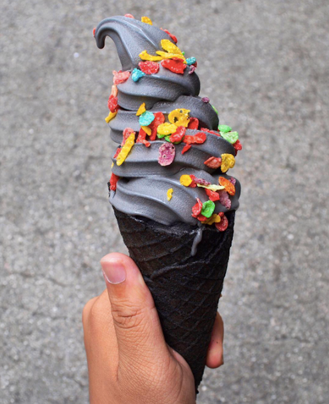 Gelato Nero Black Ice Cream Nuovo Trend Instagram 2017 - Mashmallow blog Mashcream